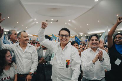 Fernando Villavicencio addresses his supporters at a rally.
