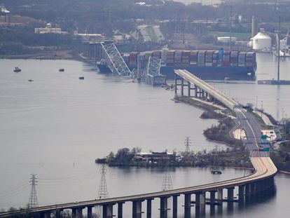 View of the Francis Scott Key Bridge after the impact of the cargo ship 'Dali' against one of its pillars in Baltimore.