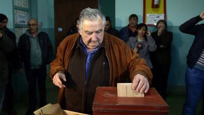 President Mujica voting in the primaries on Sunday.