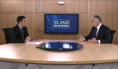 EL PAÍS Managing Editor David Alandete interviews Eurodeputy Esteban González Pons.
