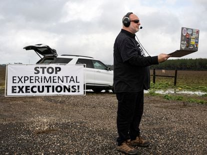 Co-founder and executive director of Death Penalty Action Abraham Bonowitz, a death penalty abolitionist based in Columbus, Ohio, outside of Holman Correctional Facility in Atmore, Alabama, January 25, 2024.