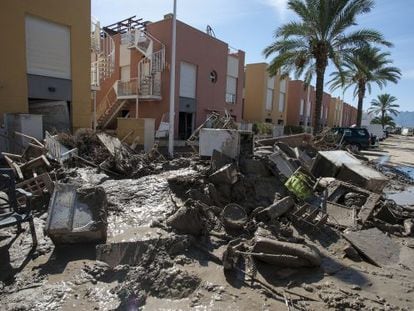 The devastation left in Juan Sebasti&aacute;n Elcano street in Pueblo Laguna, Vera, after flash floods at the end of last month.