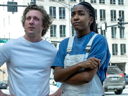 Jeremy Allen White and Ayo Edebiri, in the second season of 'The Bear.'