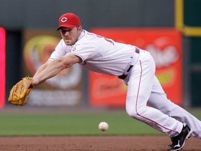 cincinnati Reds third baseman Scott Rolen fields a ball hit by the Arizona Diamondbacks in a baseball game Sept. 14, 2010, in Cincinnati. Rolen was elected to baseball's Hall of Fame, in voting announced Tuesday, Jan. 24, 2023.