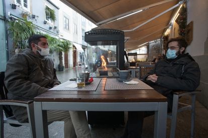A sidewalk café in Lugo on December 30.