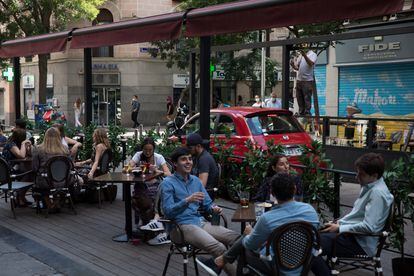 A sidewalk café in Madrid.