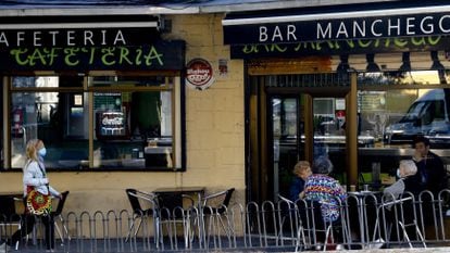 A bar in the Madrid district of Usera, where coronavirus restrictions have been introduced.