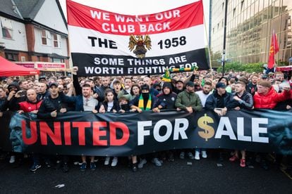 Manchester United fans protest against the club’s owners, the Glazers, in 2022.