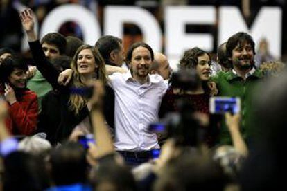 Podemos and its charismatic leader Pablo Iglesias (center) are still beating Ciudadanos in voting intention.