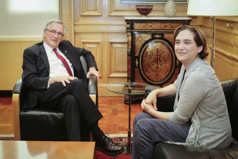 Outgoing mayor Xavier Trias and Ada Colau meet at Barcelona City Hall on Thursday.