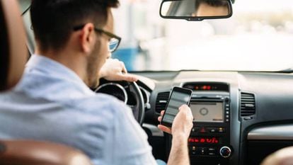 Using the cellphone behind the wheel is a leading cause of accidents.