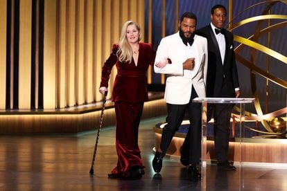 Christina Applegate and Anthony Anderson present the first prize at the 75th Emmy Awards, in Los Angeles, California, on January 15, 2024.