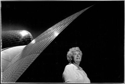 Jan Morris at the Sydney Opera House in 1990.