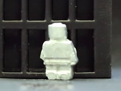 Engineers have developed the LEGO-shaped robot from gallium and other metals.
