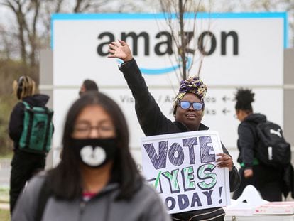 An Amazon union representative encourages her colleagues to vote at a warehouse in Staten Island, New York, on April 25.