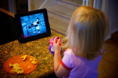 Effects of screen use on children and adolescents