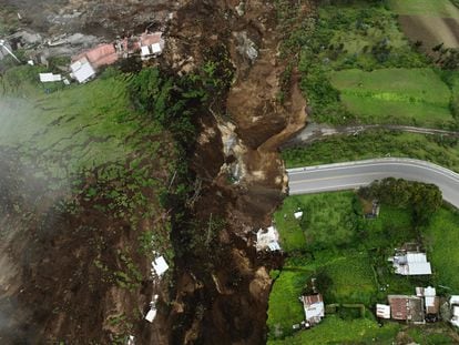 An aerial view of the Nueva Alausí neighborhood in Ecuador after the landslide.