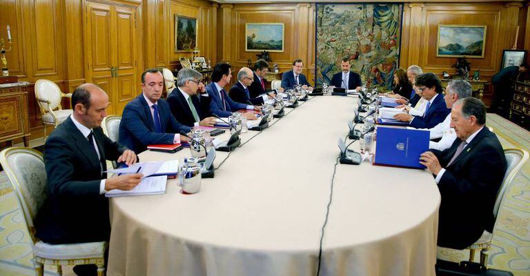 A meeting of Spain’s National Security Council in 2015.