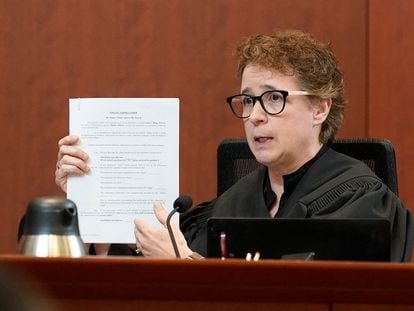 The Fairfax County judge explains to the jury how to reach a verdict in the lawsuit between Johnny Depp and Amber Heard.