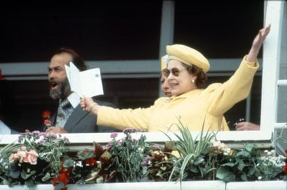 Queen Elizabeth II enjoying the races at Epsom on 1st June 1988. 