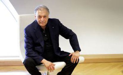 Zubin Mehta offered to let Aijón stay at any of his houses after the latter put his home up for sale to finance Ibermúsica.