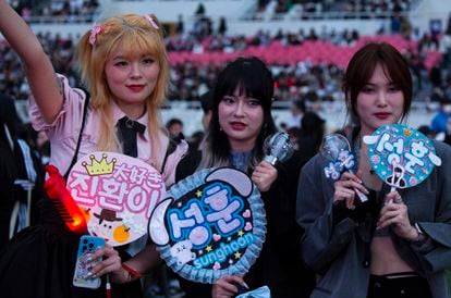 Young girls during a K-Pop concert in Seoul on April 30.