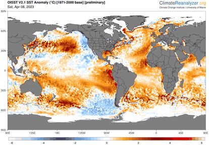 Anomalies of the Earth's oceans in April.