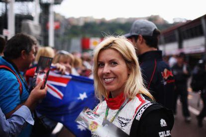 Mar&iacute;a de Villota of Spain and Marussia signs autographs for fans during previews to the Monaco Formula Grand Prix on May 25.