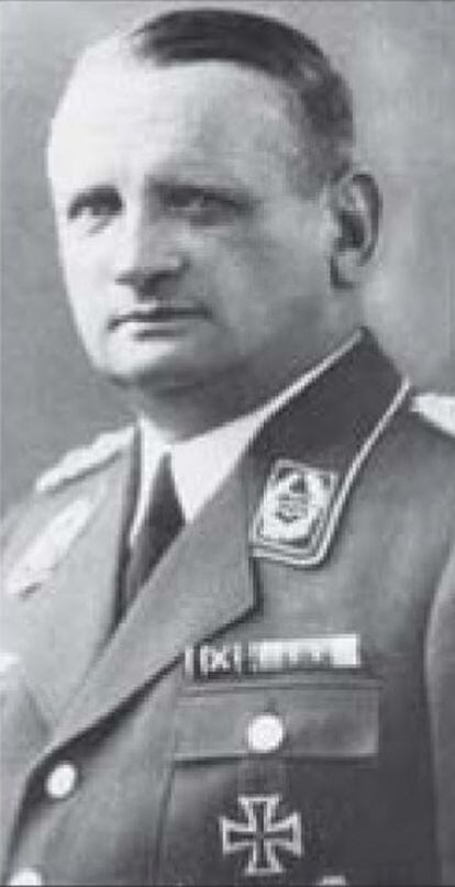 German Luftwaffe Colonel Alexander von Scheele. 