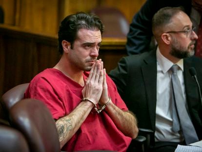 Telenovela star Pablo Lyle tries to regain his composure after reading a statement in court apologizing to the Hernández family during his sentencing in Miami-Dade Criminal Court in Miami, Friday, Feb. 3, 2023.