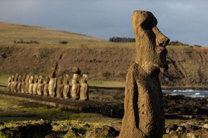 The Moai of Tongariki, on August 5, after the reopening of the island.
