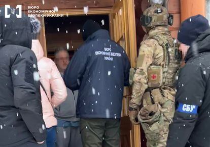 Anti-corruption agents search the house of Ukrainian businessman Ihor Kolomoyskyi on February 1.