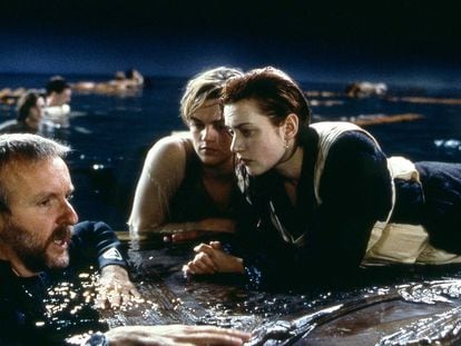 James Cameron, Kate Winslet and Leonardo DiCaprio on the set of 'Titanic'.