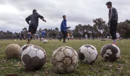 In Argentina’s professional leagues, fans of visiting teams are not allowed to attend games in a bid to prevent violence.