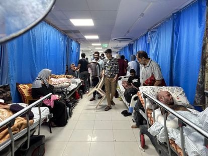 Palestinian patients and internally displaced persons on Friday at Al Shifa hospital in Gaza Cit