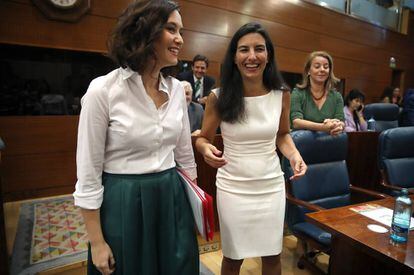 Isabel Díaz Ayuso (l) and Rocío Monasterio.