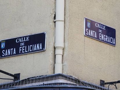Madrid street signs bearing the names of female saints.