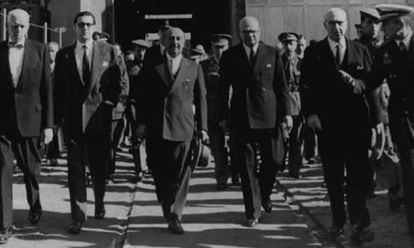 Francisco Franco (center) seen visiting the headquarters of Fecsa, a company owned by the banker Juan March. 