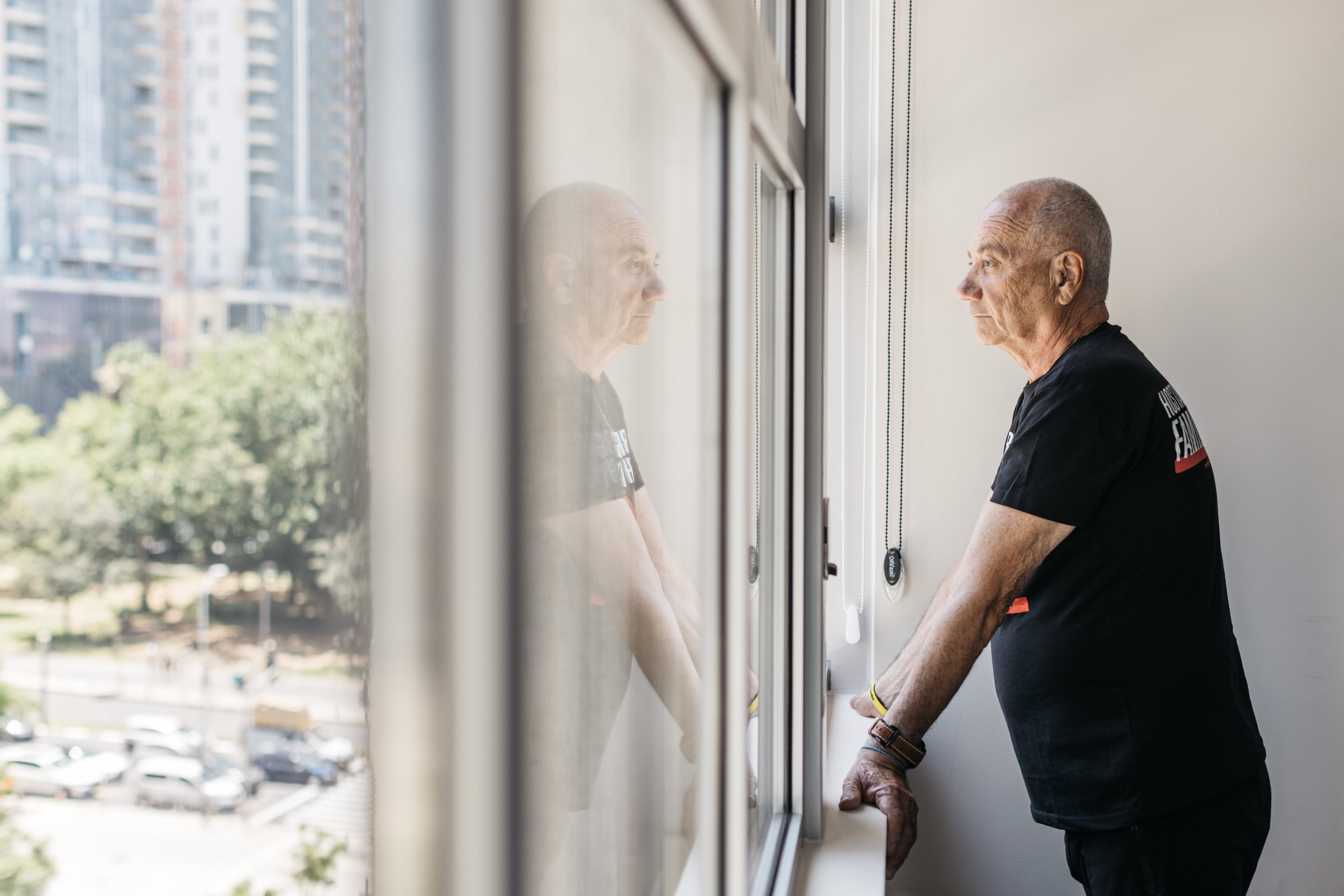 Luis Har, at the headquarters of the Hostages and Missing Families Forum in Tel Aviv, in 2024.