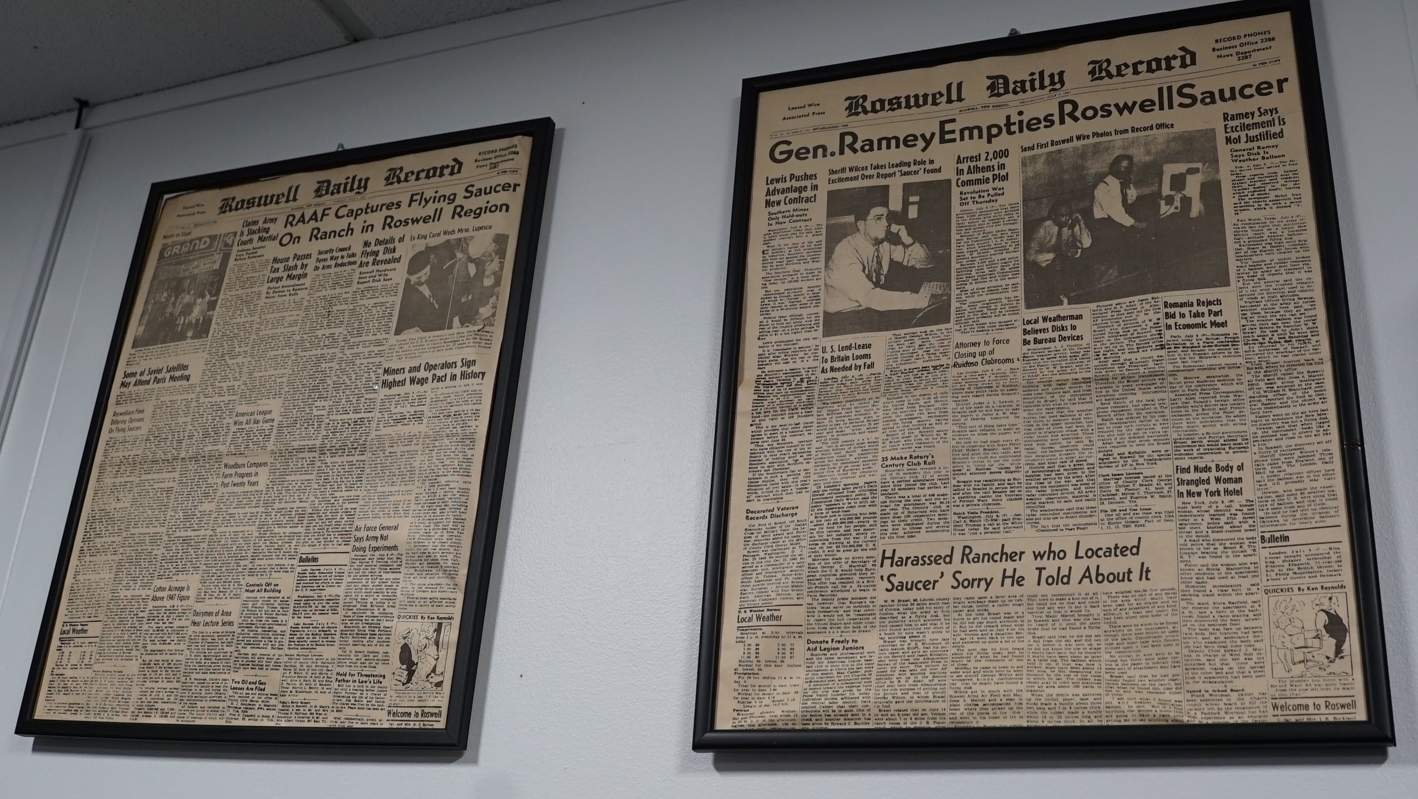 Front pages of the 'Roswell Daily Record' for July 9 and 10, 1947.