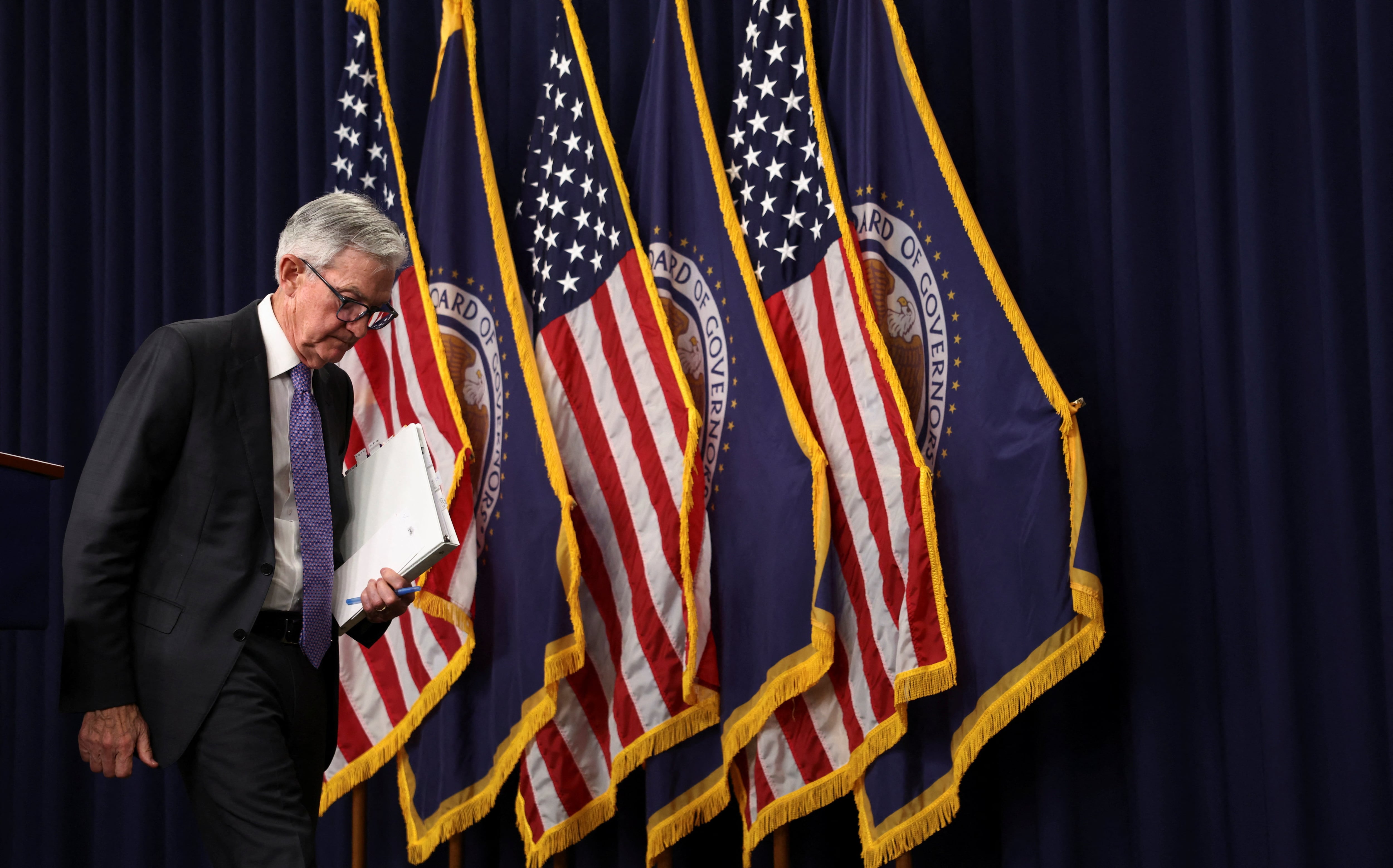 Powell Under Criminal Investigation?! Market Panic Ensues!