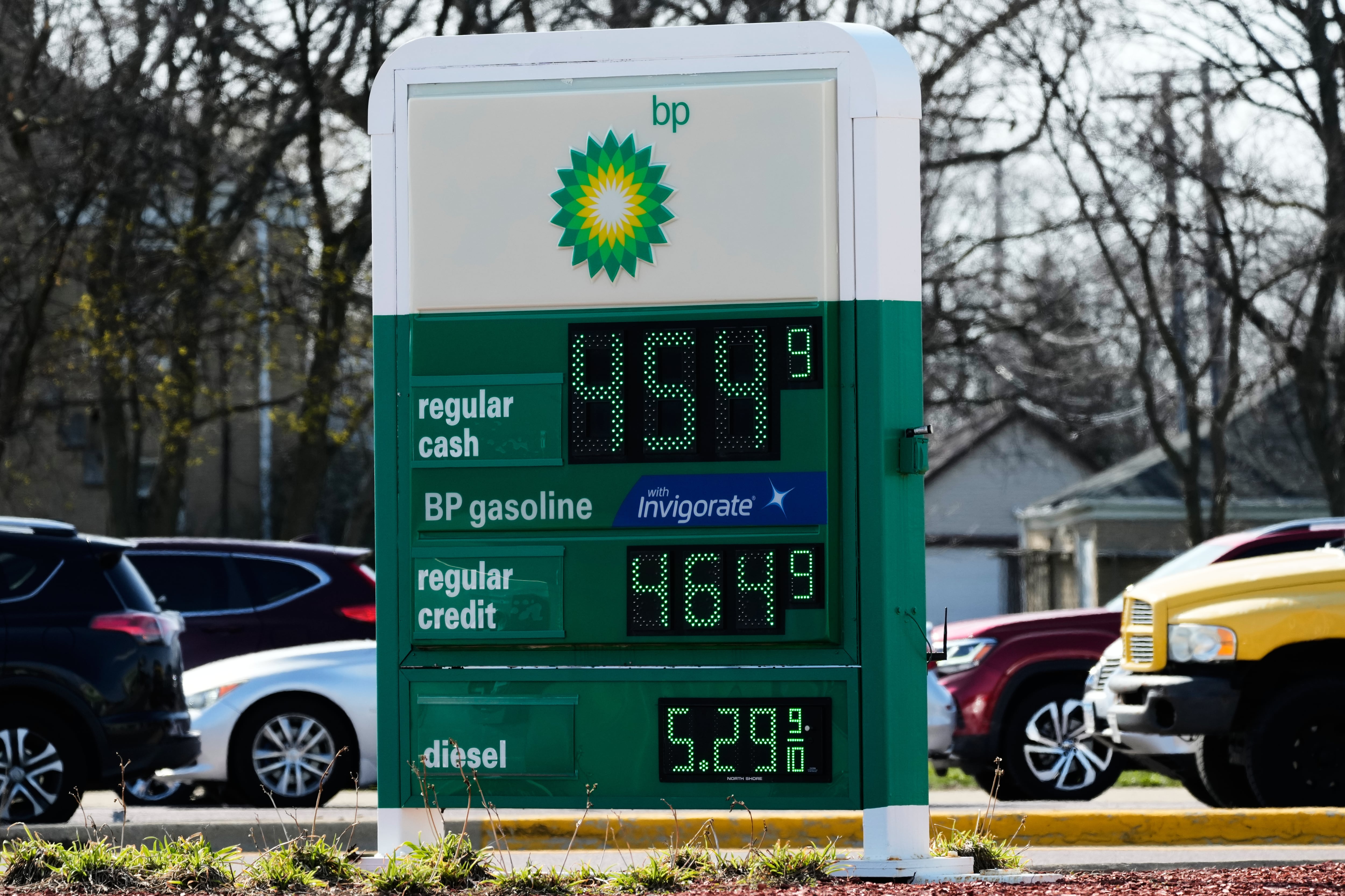 US inflation jumped to 3.3% in March, the highest level in two years, driven by the war in Iran