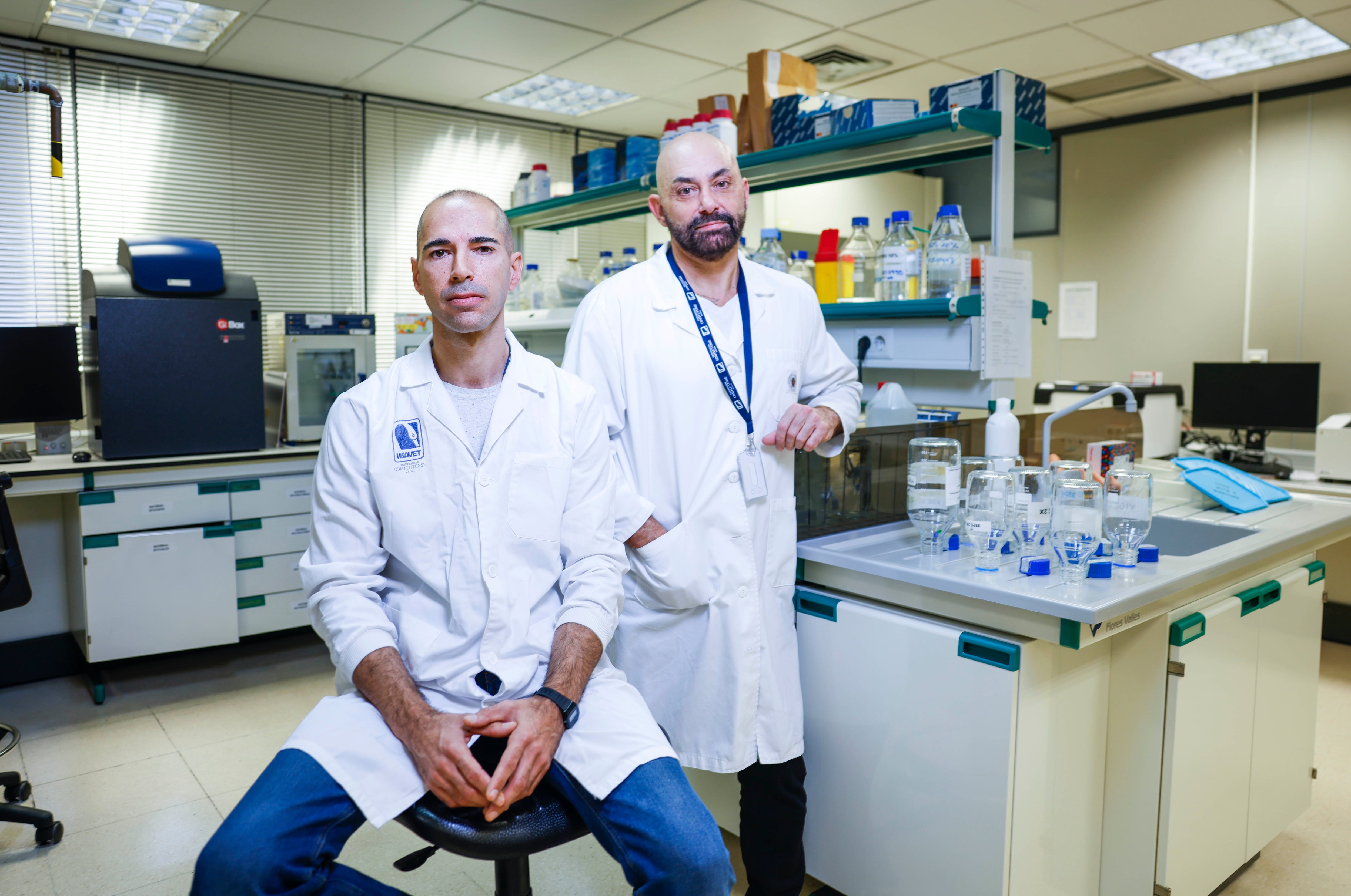 Veterinarians José Ángel Barasona (left) and Antonio Rodríguez Bertos, at the Veterinary Health Surveillance Center, in Madrid.