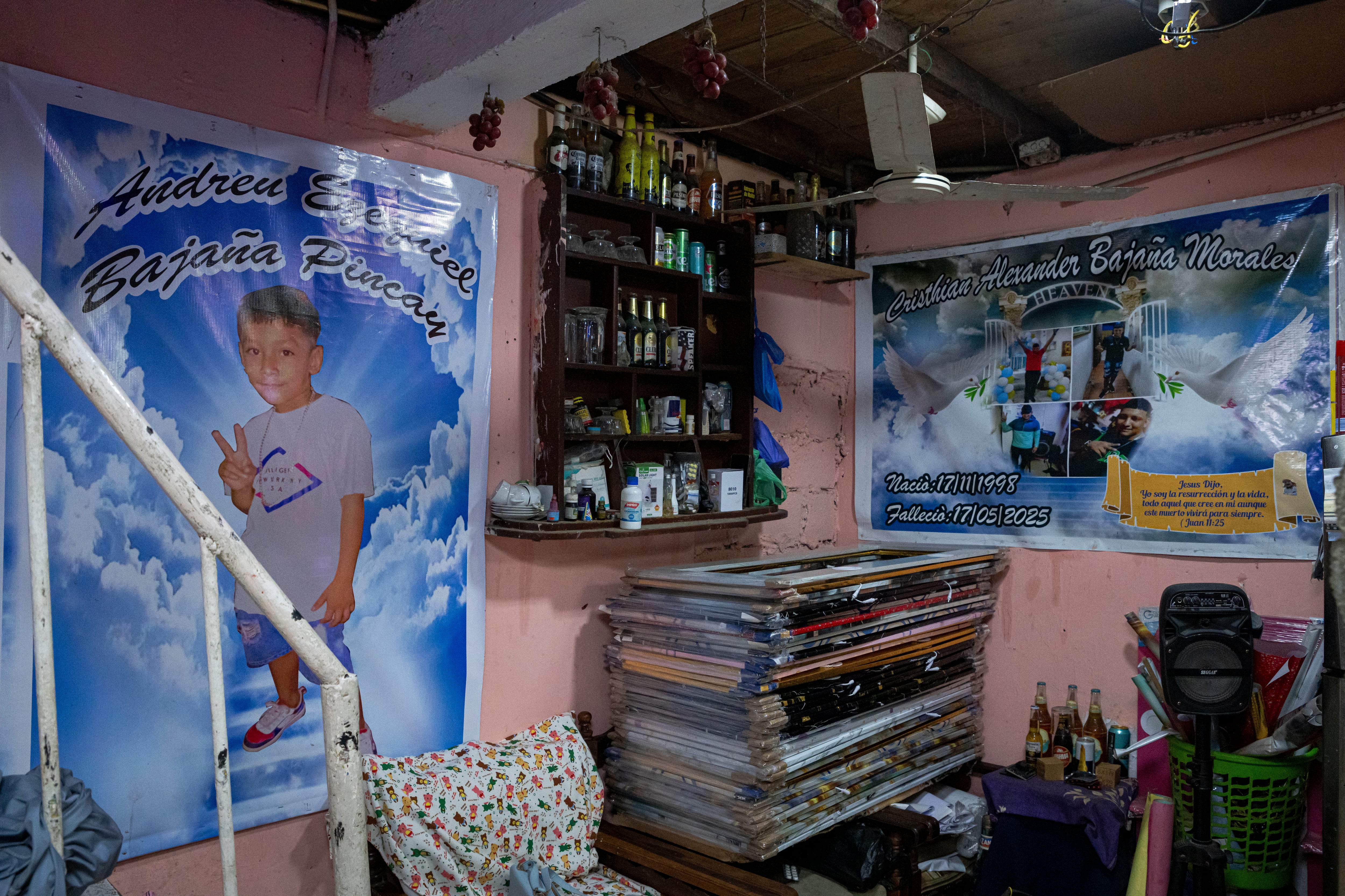 Posters of Andreu Ezequiel and Cristhian, son and husband of Milena Pincay.
