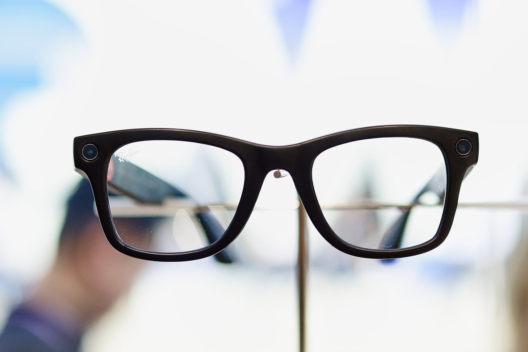 The big problem with Meta glasses: Does recording and sharing everything put us at risk?