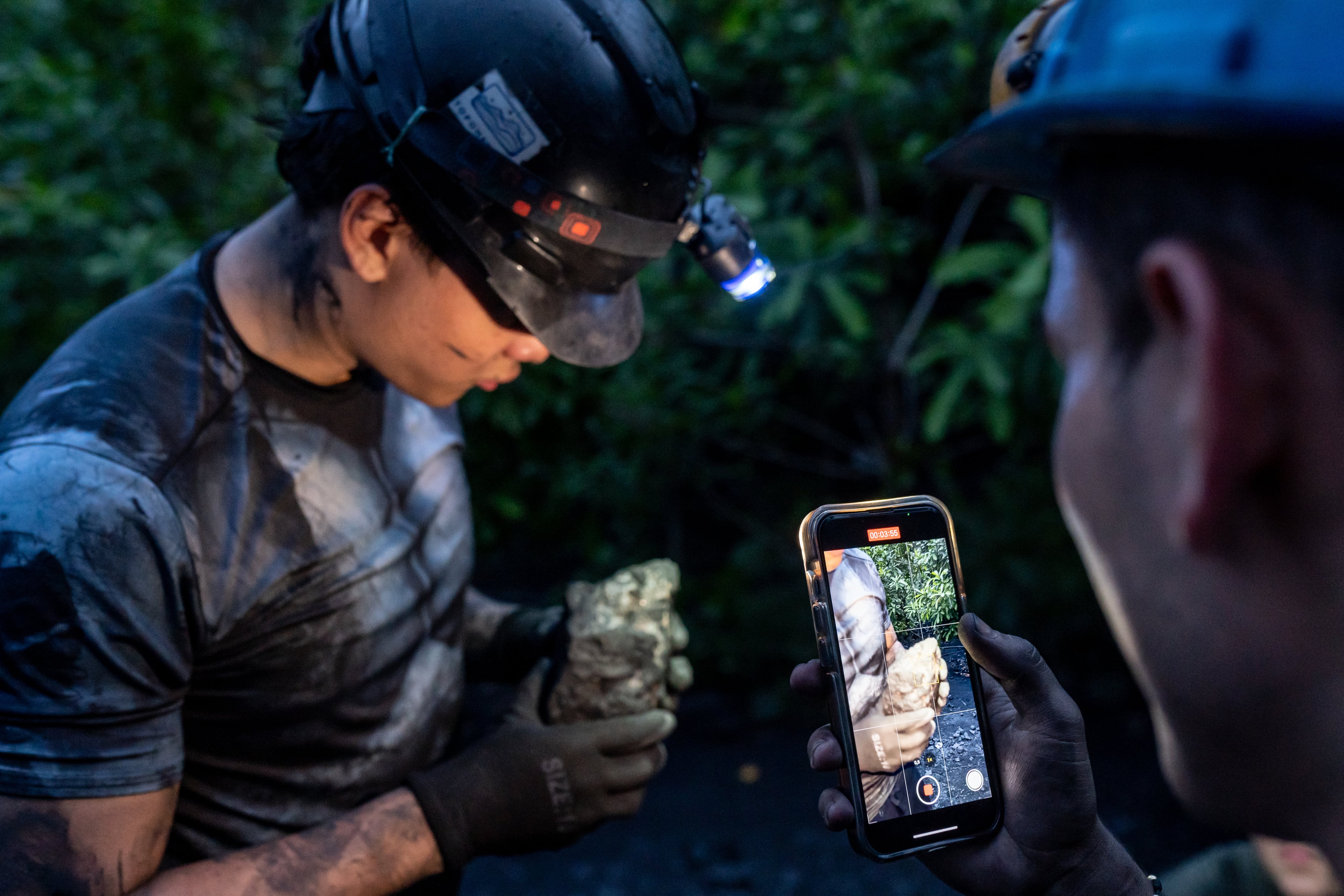The guaquerito records what a visitor found at the mine in Muzo, in June.