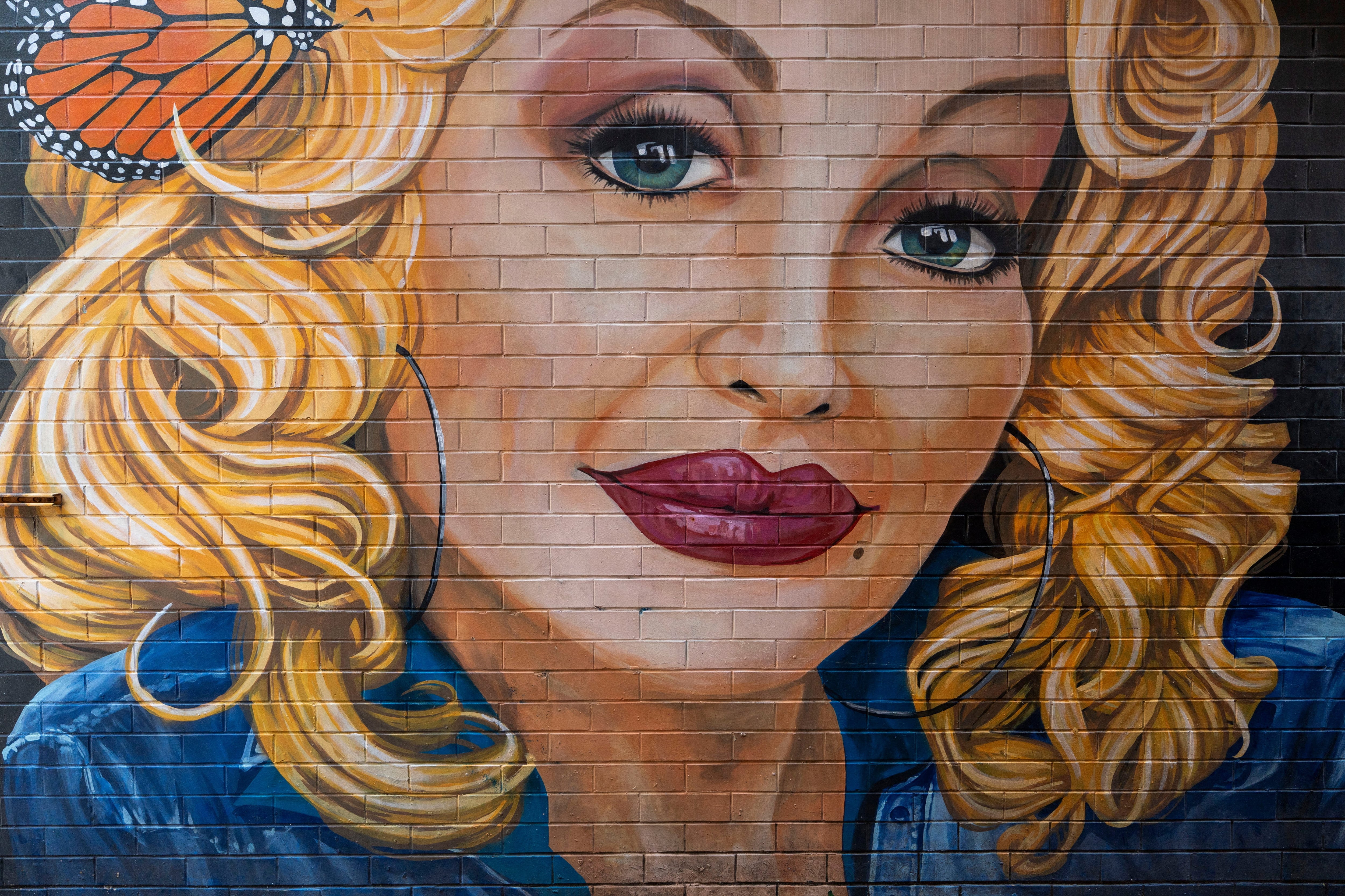 Don't be an Elon Musk, be a Dolly Parton