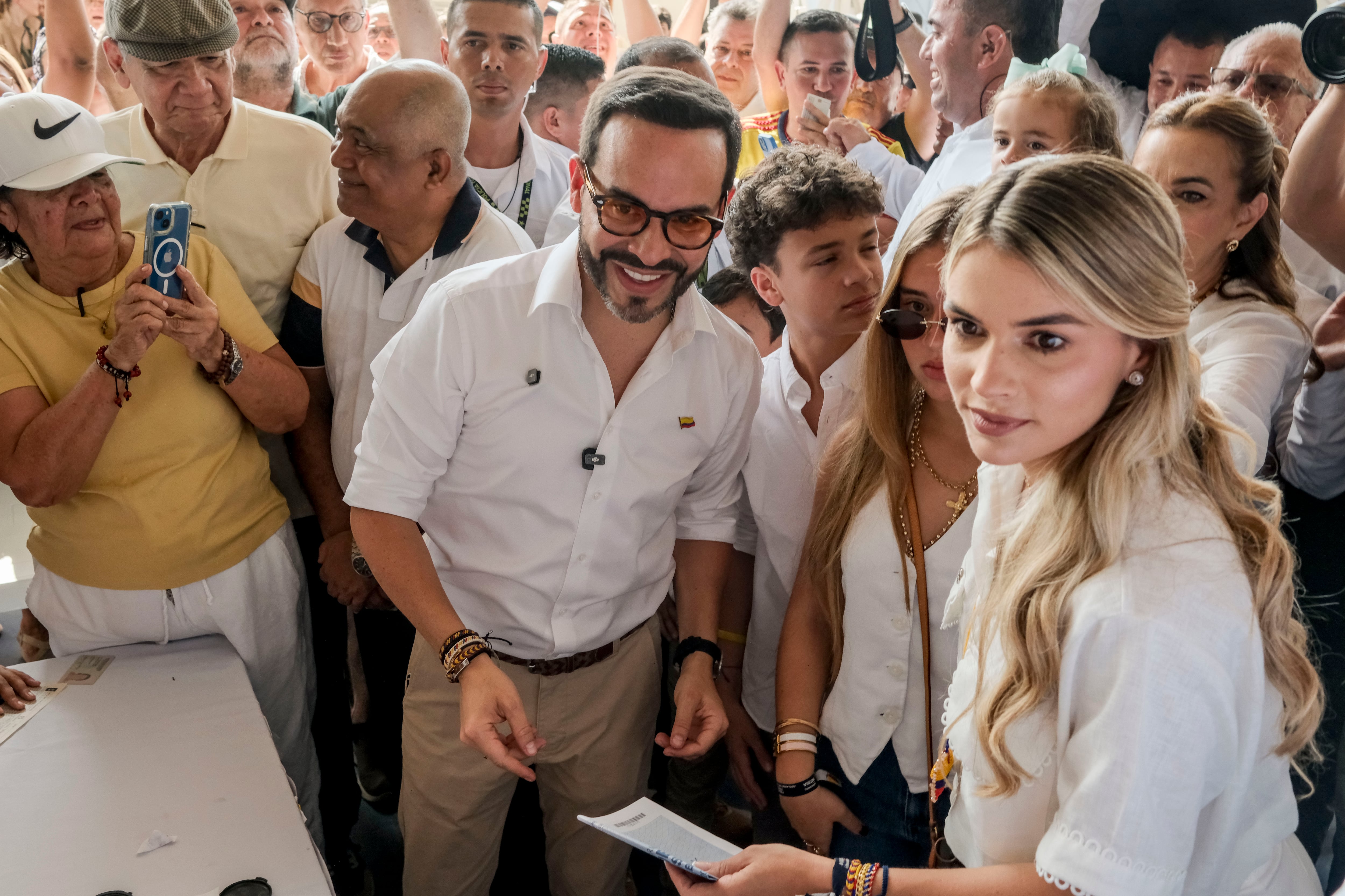 Abelardo de la Espriella arrives at his polling station in Barranquilla this Sunday, May 31.