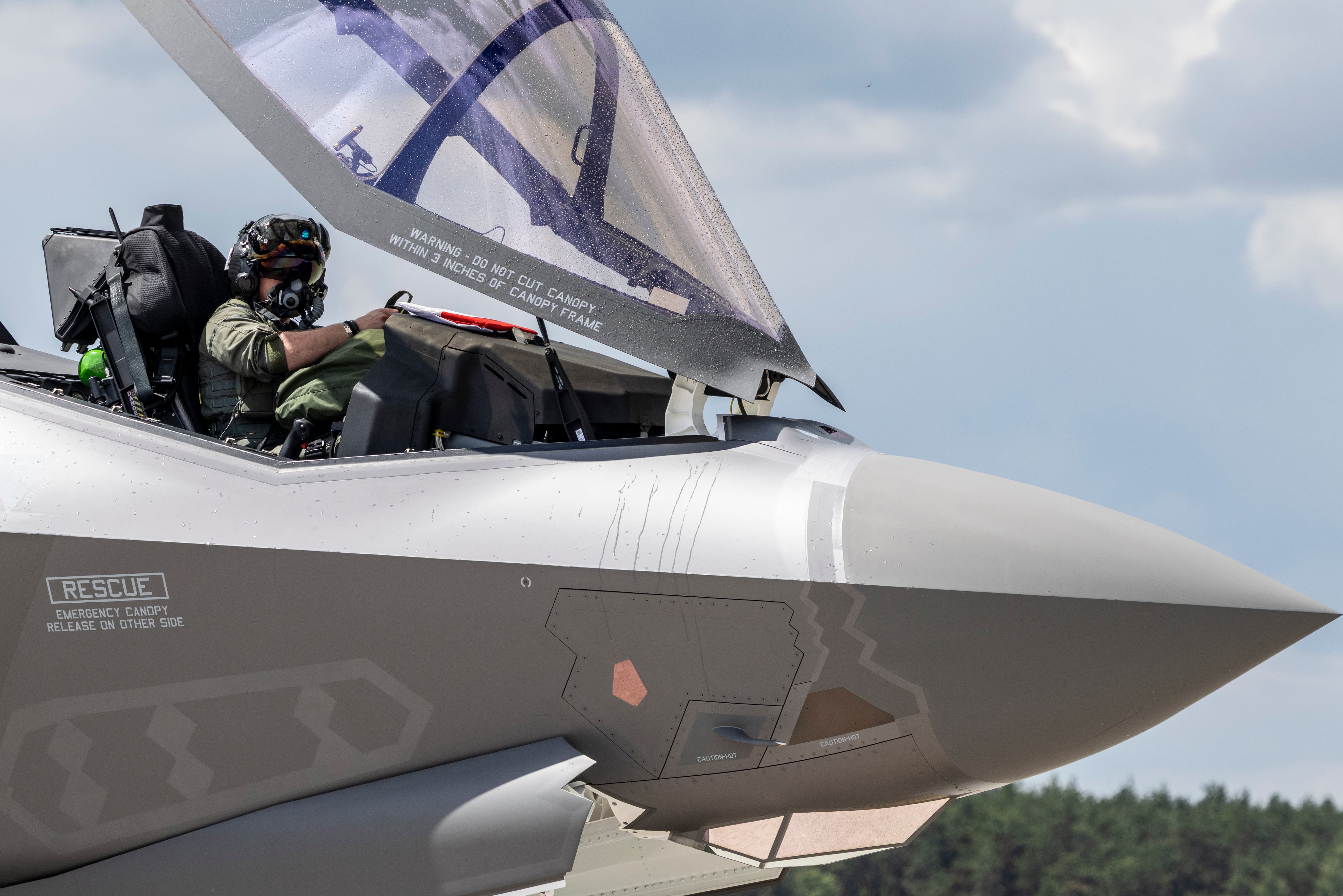What is a sixth-generation fighter jet? The US has a decade’s head start on Europe after the collapse of the FCAS project