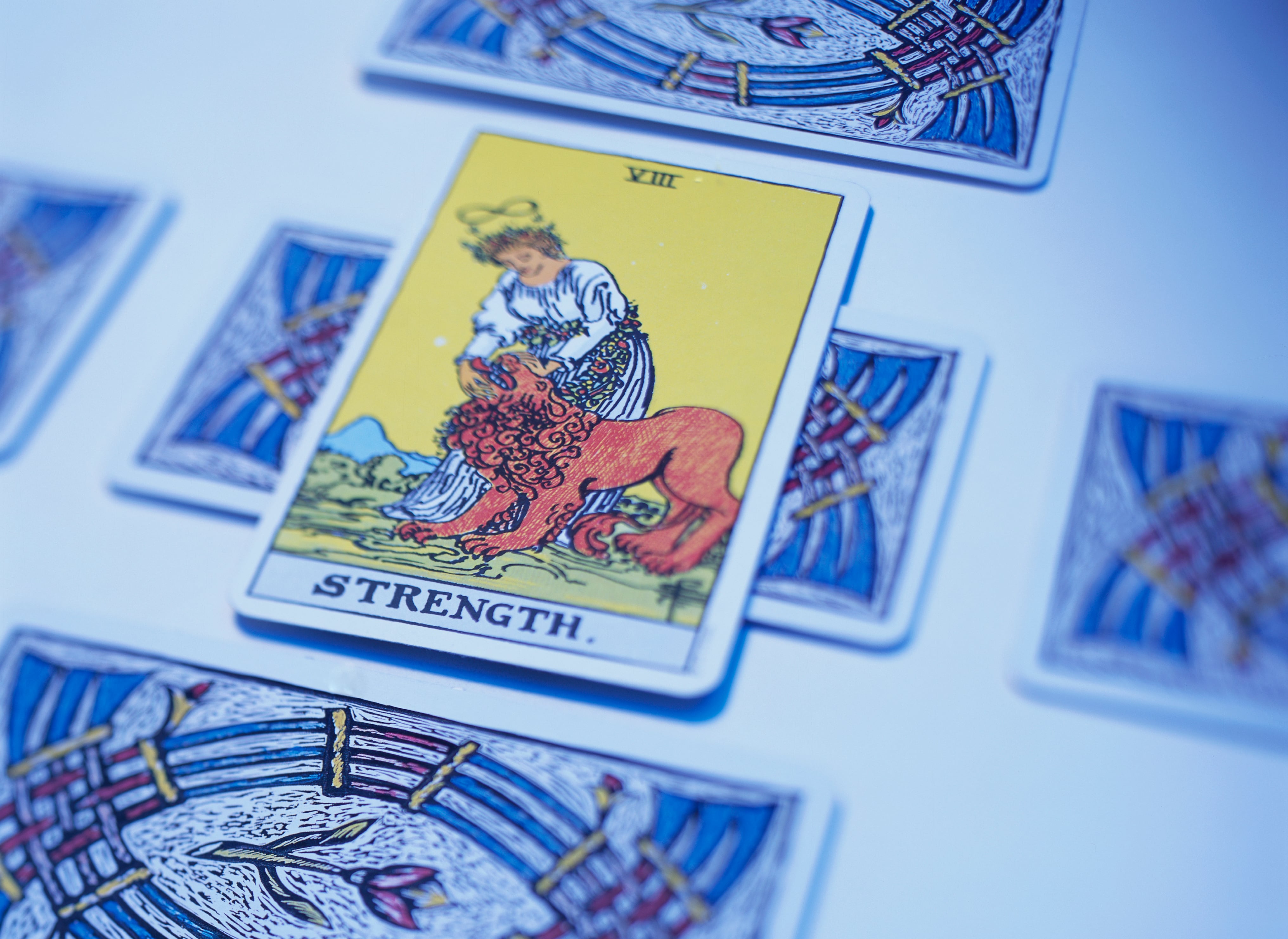 Mediums, horoscopes, tarot... how much does modern mysticism have to do with neoliberal individualism?
